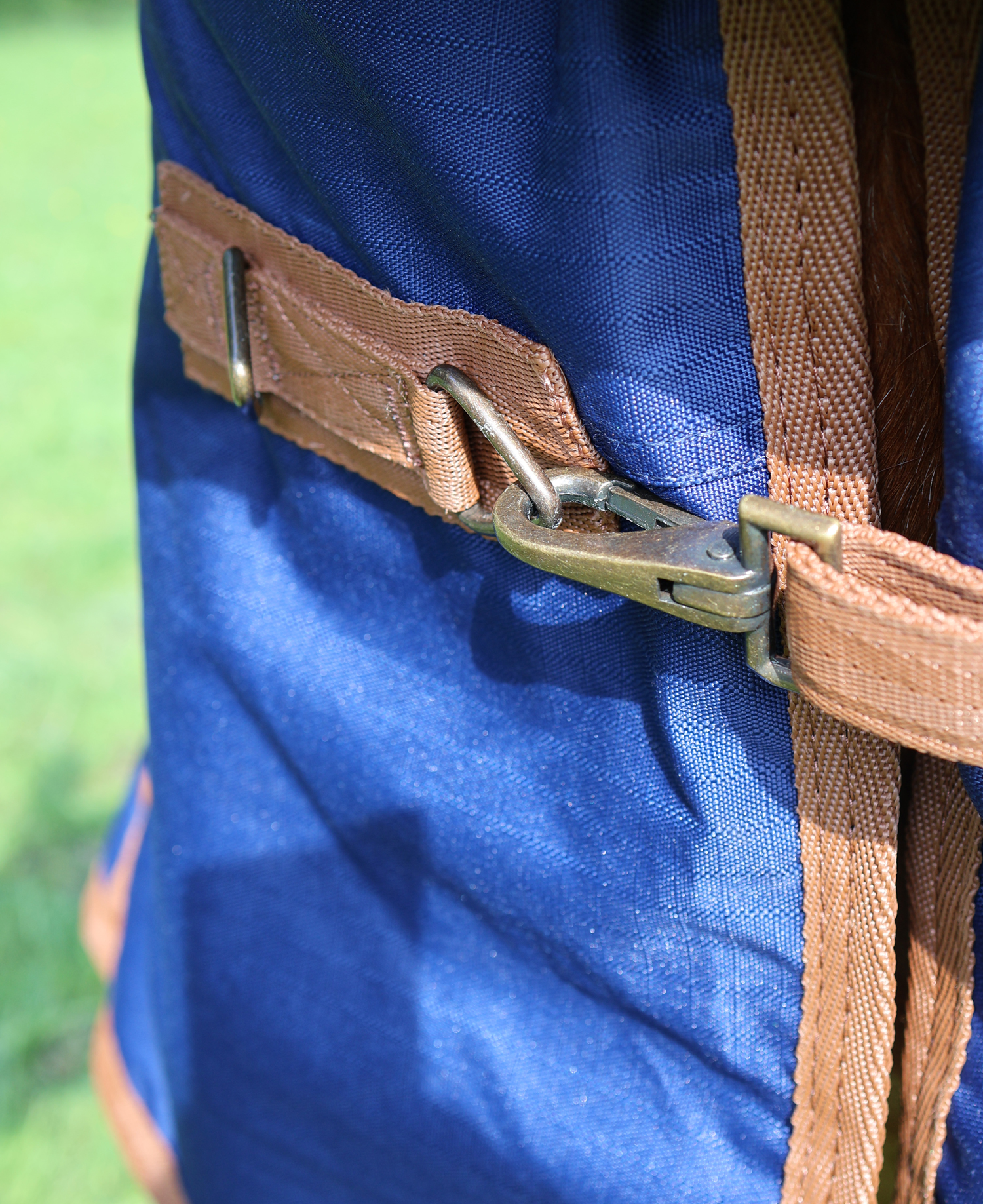 Perf 100g Detachable Neck Turnout Rug - True Navy - Image 7