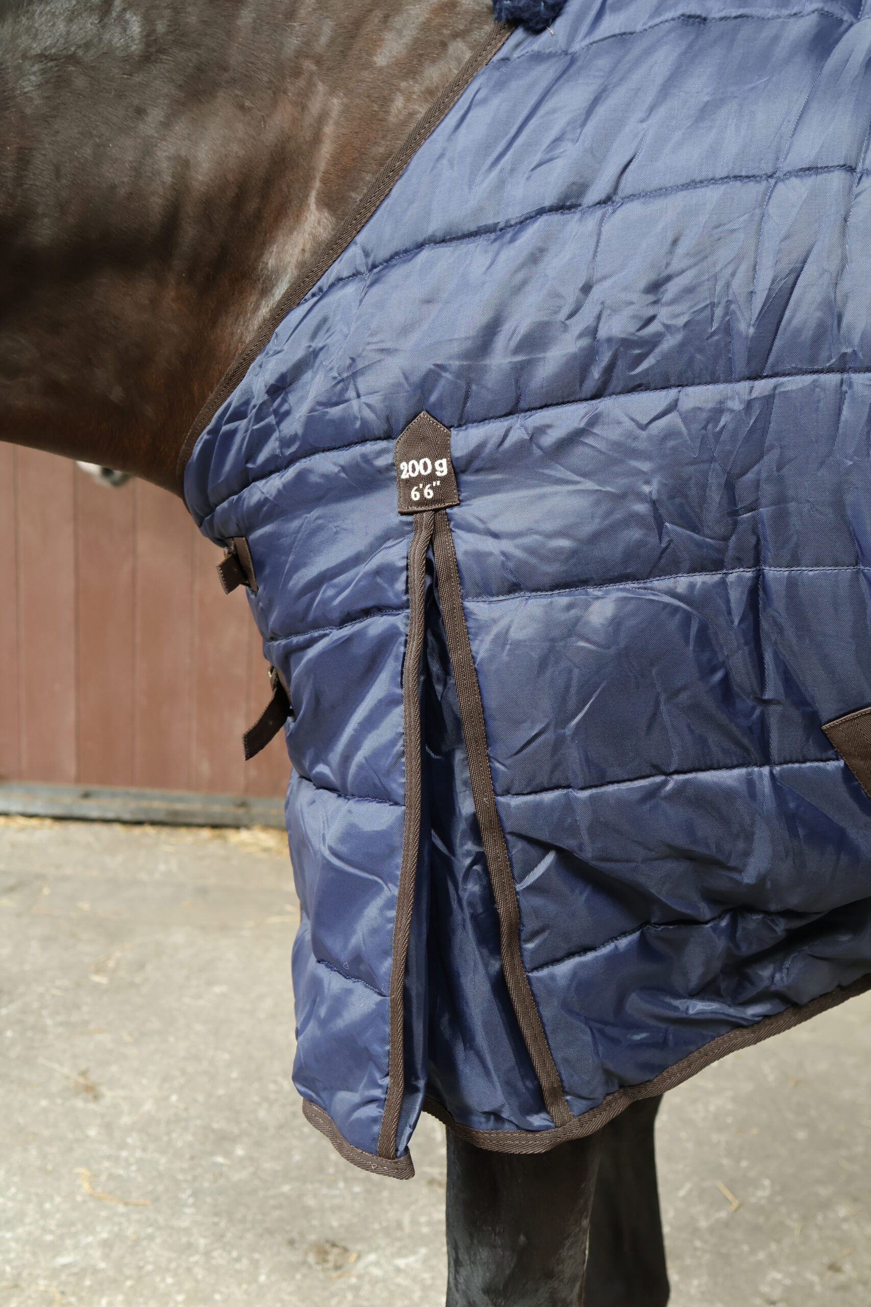 Perf Stable Rug 200g Standard Neck - Dark Navy - Image 5