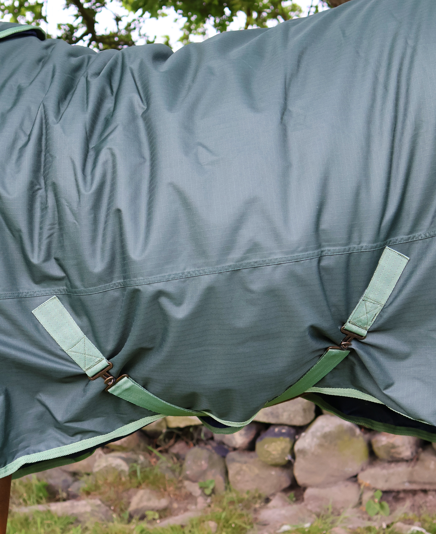 Perf 300g Detachable Neck Turnout Rug - Dark Green - Image 9
